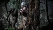 Schlagwörter: hitler's last stand, national geographic, Fernsehen, Smithsonianl, Parallaxe; Autor: Sean F. White; Bewertung: 2; Thema: Langley, British Columbia, Kanada - WIEDERVEREINIGUNG - US-Soldaten feuern auf Deutsche, die Granaten werfen. (L-R) Connor Anthony und Harrison MacDonald.
