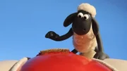 Ein Marmeladenbrot als Flicken. Hoffentlich geht das gut und die Luft bleibt im Ballon.