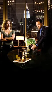 Die Experten Mac Taylor (Gary Sinise) und Stella Bonasera (Melina Kanakaredes) müssen eine unheimliche Serie von Morden aufklären. Das erste Opfer liegt mit durchschnittener Kehle auf der Aussichtsplattform der Freiheitsstatue.