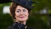 Lady Latchmere (Anna Chancellor)