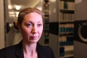 Stockholm, Schweden - Dr. Eva Bernhardsdotter ist Wissenschaftlerin in der Abteilung für Verteidigung und Sicherheit, Systeme und Technologie beim FOI in Schweden. Sie schlägt mögliche Erklärungen für einige schwedische UFO-Sichtungen vor, darunter das Vanersborg-UFO von 1997 und die Mora-Fotos von 1952.
