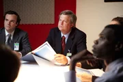Rekonstruktionen - Die NTSB-Ermittler überprüfen die Meinungen ihrer Notizen.