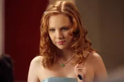 Alexis (Molly C. Quinn)