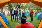 Paul (Fynn Malou Meinert), Simon (Tom Linnemann), Sarah (Selma Kunze), Nele (Hanna-Sophie Stötzel), Luisa (Tessa Dökel) und Martha (Luna Kuse) sind beeindruckt.