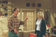 L-R: Jim (Jim Belushi). und Cheryl (Courtney Thorne-Smith)