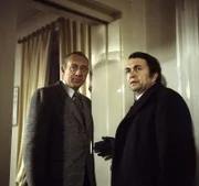 L-R: Stephan Derrick (Horst Tappert), Rudolf Manger (Wolfgang Kieling)