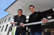 Alexander Herrmann mit seinem Herausforderer Marcel Ress.