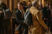 Malcolm Bright (Tom Payne)