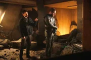 Tommy Merlyn (Colin Donnell, l.) und Oliver Queen (Stephen Amell)