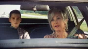 Sheldon Cooper (Iain Armitage l.); Connie "Meemaw" Tucker (Annie Potts, r.)