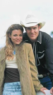 Tess (Bridie Carter) und Alex (Aaron Jeffery)