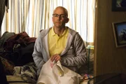Dean Pelton (Jim Rash) hat mal wieder zugeschlagen und eine riesengroße Hand aus Fiberglass gekauft. Doch Frankie macht ihm klar, dass er die Hand schnellstmöglich wieder verkaufen muss - und schon nimmt ein Road Trip der besonderen Art ihren Lauf ...