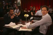 Nach einem heftigen Streit reden die ehemals besten Freunde Mac (Rob McElhenney, l.) und Dennis (Glenn Howerton, r.) kein Wort mehr miteinander ...