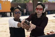 Kasie Hines (Diona Reasonover, l.); Jessica Knight (Katrina Law, r.)