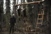 Johnny Rolfe und sein Hund Java bereiten sich auf den Winter vor. (National Geographic/Josh Fisch)