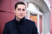 Ringo (Timothy Boldt) fragt sich, ob er Benedikt und Huber-Bau im Stich lassen kann.