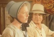 Caroline (Karen Grassle, l.) und Charles (Michael Landon, r.) machen sich große Sorgen um ihre Tochter Mary.