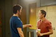 Dr. TC Callahan (Eoin Macken), Dr. Topher Zia (Ken Leung, r.)
+++