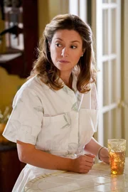 Mary Cooper (Zoe Perry)