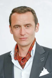 Sven Gerhardt als Carsten Roessler.