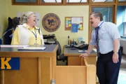 Helen (Paula Pell, l.); Principal Durbin (Patton Oswalt, r.)