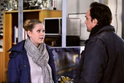 Yvi öffnet ihrem Vater hinsichtlich des geplanten Umbaus die Augen. Von links: Yvonne und Mike Preissinger.