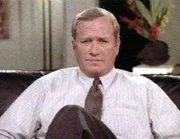 Der Unternehmer Max Hagen (Ken Howard, Bild) steht im Fadenkreuz der Polizei. Er soll in dunkle Geschäfte verwickelt sein.