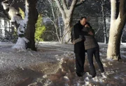 Seit ihre Eltern bei einem Autounfall gestorben sind, hat Jill Gallagher (Bess Rous, r.) jeden Lebensmut verloren. Als sie auf dem Revier anruft und mit Selbstmord droht steht für Danny (Donnie Wahlberg, l.) fest, dass er schnell handeln muss ...
