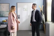 Kilian (Marc Dumitru) wird von Isabelle (Ania Niedieck) gewarnt, nicht gegen den Deal mit Simone zu verstoßen.
