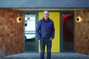 Kevin McCloud  +++