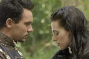 Anne verliert ihr Kind und der enttäuschte Henry (Jonathan Rhys Meyers, l.) beginnt erneut mit seinen außerehelichen Eskapaden. Dieses Mal mit einer Bürgerlichen (Darstellerin unbekannt, r.) ...