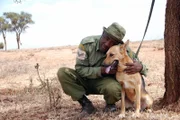 Der ehemalige Wilderer Mutinda ist heute Leiter der kenianischen Spürhundestaffel der Naturschutzorganisation Big Life.