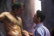 Wird Matthew Brown (Jonathan Tucker, r.) den Anweisungen seines angeblichen Vorbildes Folge leisten und Hannibal (Mads Mikkelsen, l.) töten?