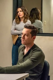 Erin Lindsay (Sophia Bush), Jay Halstead (Jesse Lee Soffer)