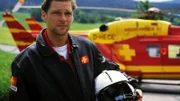 Wächter (Manfred Stücklschwaiger) wurde von den Militärs zur Landung auf der Helicopter-Basis gezwungen. Er und seine Kollegen Lüdwitz und Berger müssen isoliert werden. Sind sie tatsächlich mit einem Kampfstoff in Kontakt gekommen?