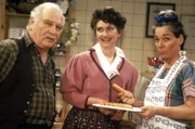 Der Stanglwirt (Peter Steiner) ist mal wieder der Hahn im Korb. (Ulla King, Gerda Steiner).