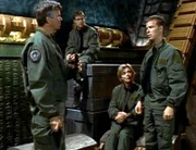 Das SG 1-Team beschließt, nach Netu zu fahren (Bild v.l.: Richard Dean Anderson, Michael Shanks, Amanda Tapping, J. R. Bourne).