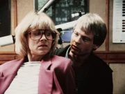Die Wissenschaftlerin Natalie (Cindy Pickett) ist dem Killer Bennett (Joe-Michael Terry) hilflos ausgeliefert.