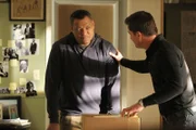 Nick versichert Ray Langston seine Loyalität, obwohl der CSI-Ermittler in den Verdacht geraten ist, mit dem Serienmörder Dr. Jekyll zusammenzuarbeiten.