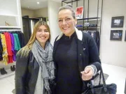 Shoppingbegleitung Ulrike (l.) mit Kandidatin Melanie