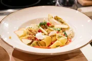 Jenny Höhne-Volkmann: Pasta mit Nussbutter, Chicorée, Apfel und Ziegenkäse 4,58 €