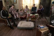 (v.l.n.r.) Kenneth Clements (Cedric Yarbrough); JJ DiMeo (Micah Fowler); Ray DiMeo (Mason Cook); Dylan DiMeo (Kyla Kenedy); Jimmy DiMeo (John Ross Bowie); Maya DiMeo (Minnie Driver)