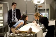 L-R: Gabriel Dean (Billy Burke), Jane Rizzoli (Angie Harmon), Maura Isles (Sasha Alexander)