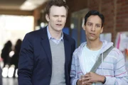 Eine ganz besondere Lerngruppe: Jeff (Joel McHale, l.) und Abed (Danny Pudi, r.) ...