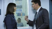 Eine Spur im Mordfall Lyford führt Brennan (Emily Deschanel) und Booth (David Boreanaz) in eine High School, an der die Frau des Opfers Lehrerin ist.