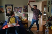 Adam Goldberg (Sean Giambrone, l.); Barry Goldberg (Troy Gentile; r.)