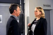 Bente (Nela Schmitz, r.) will mit Vincent (Stefan Feddersen-Clausen, l.) Schluss machen, doch das gestaltet sich weitaus schwieriger als gedacht.