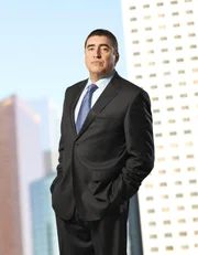 1. Staffel: Deputy D. A. Ricardo Morales (Alfred Molina)