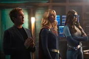 (v.l.n.r.) Mxyzptlk (Thomas Lennon); Kara alias Supergirl (Melissa Benoist); Nia Nal alias Dreamer (Nicole Maines)