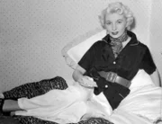 Die Londoner Clubbesitzerin Ruth Ellis. Die Verwendung des sendungsbezogenen Materials ist nur mit dem Hinweis und Verlinkung auf RTL+ gestattet.